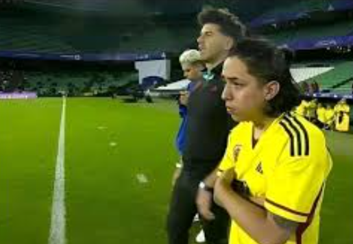 La E ⚠️ tweet media