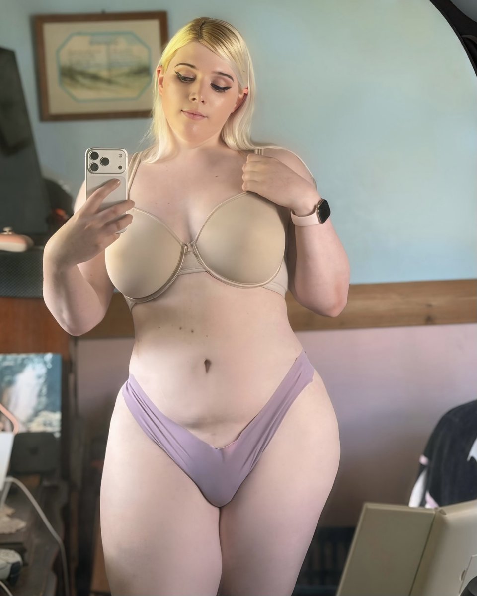 realamandarae's tweet photo. I need someone to help me pick out dresses 💖 https://t.co/BPT0m1YPGk
