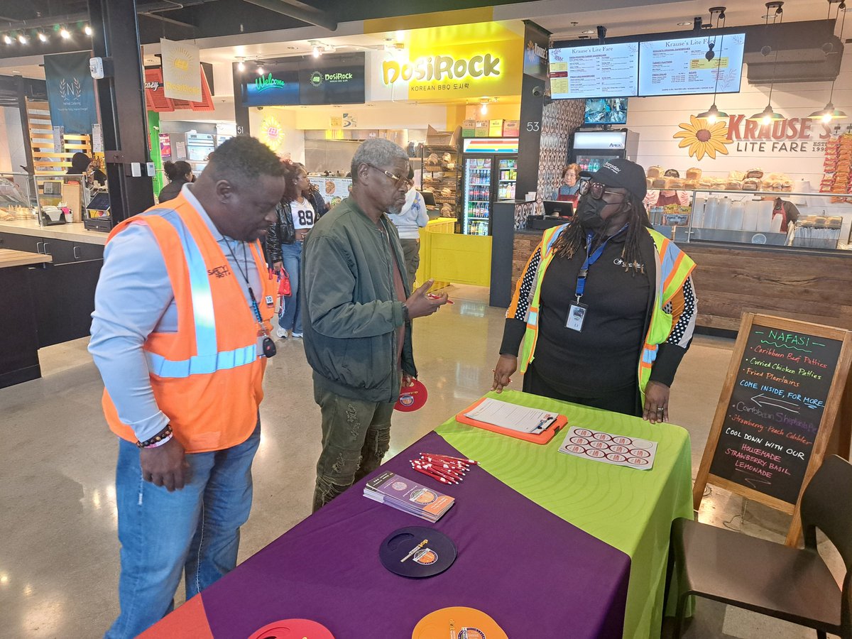 🚌💬 Thank you to everyone who stopped by Lexington Market for our Meet the Managers event!

We truly appreciate hearing from our riders — your questions, comments, and feedback help us keep the Circulator moving in the right direction. 💛

<a href="/BmoreCityDOT/">Baltimore City DOT</a>