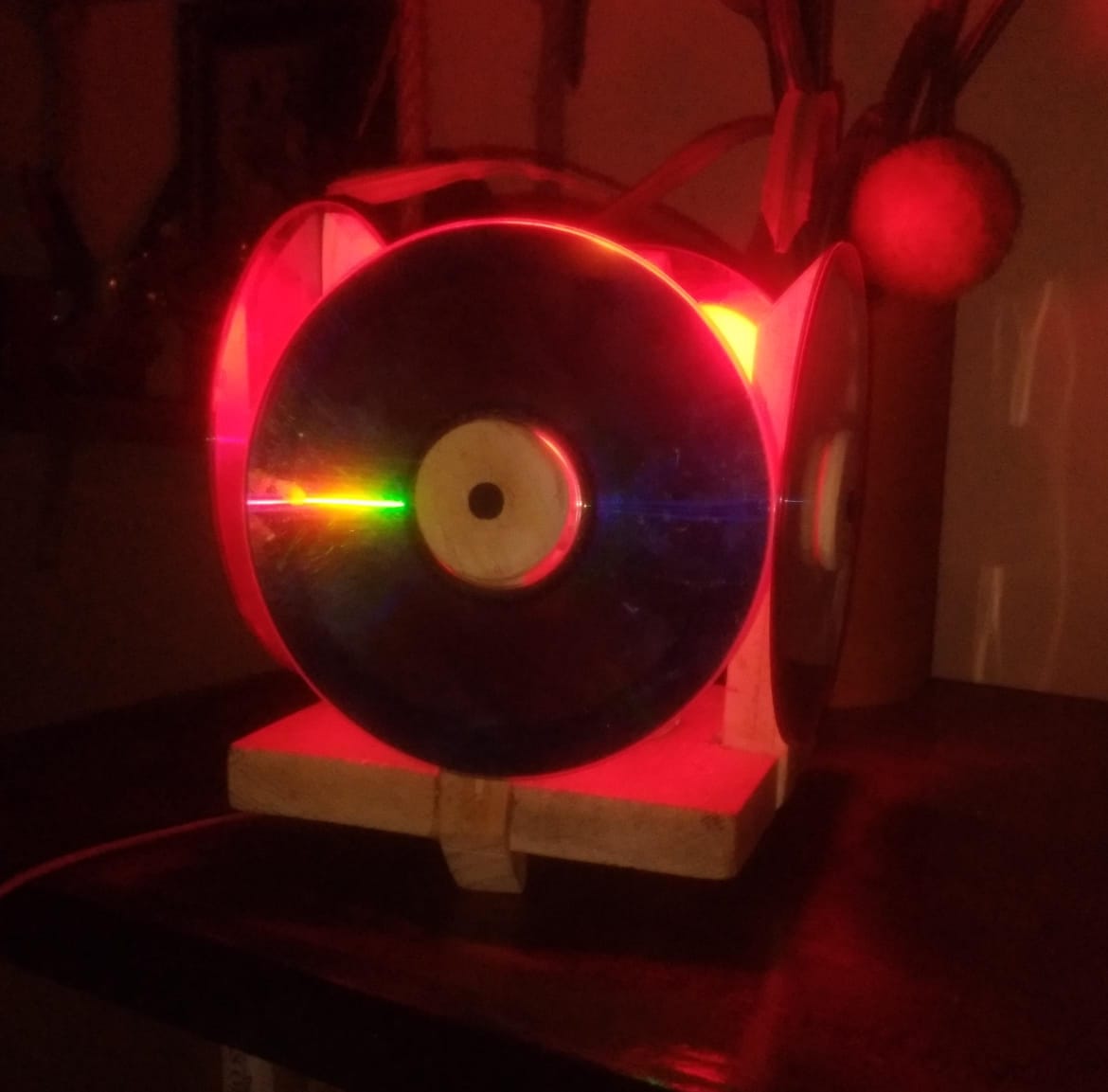NaliDistinct's tweet photo. Small table lamp made from DVDs. https://t.co/NnJFoKLDbj