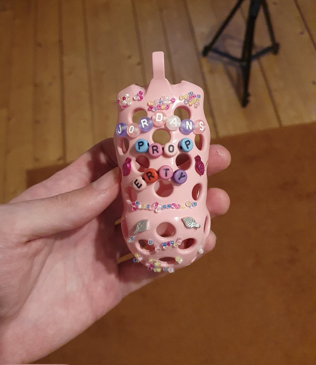 goddessjordan_'s tweet photo. look how cute my good boys cage is :) https://t.co/wHR3Ew2jOf
