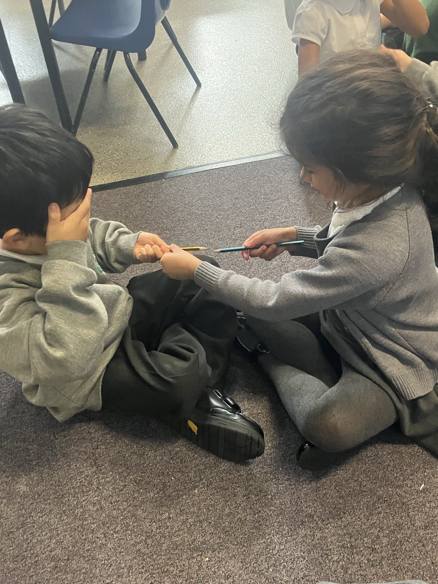ManorParkSchSM1's tweet image. In Science today, Year 1 have been investigating why we have two eyes. We conducted some exciting experiments to judge whether it was easier to do the tasks with both eyes open or just one! 👁️🕵️ #MPPAscience #WeAreLEO