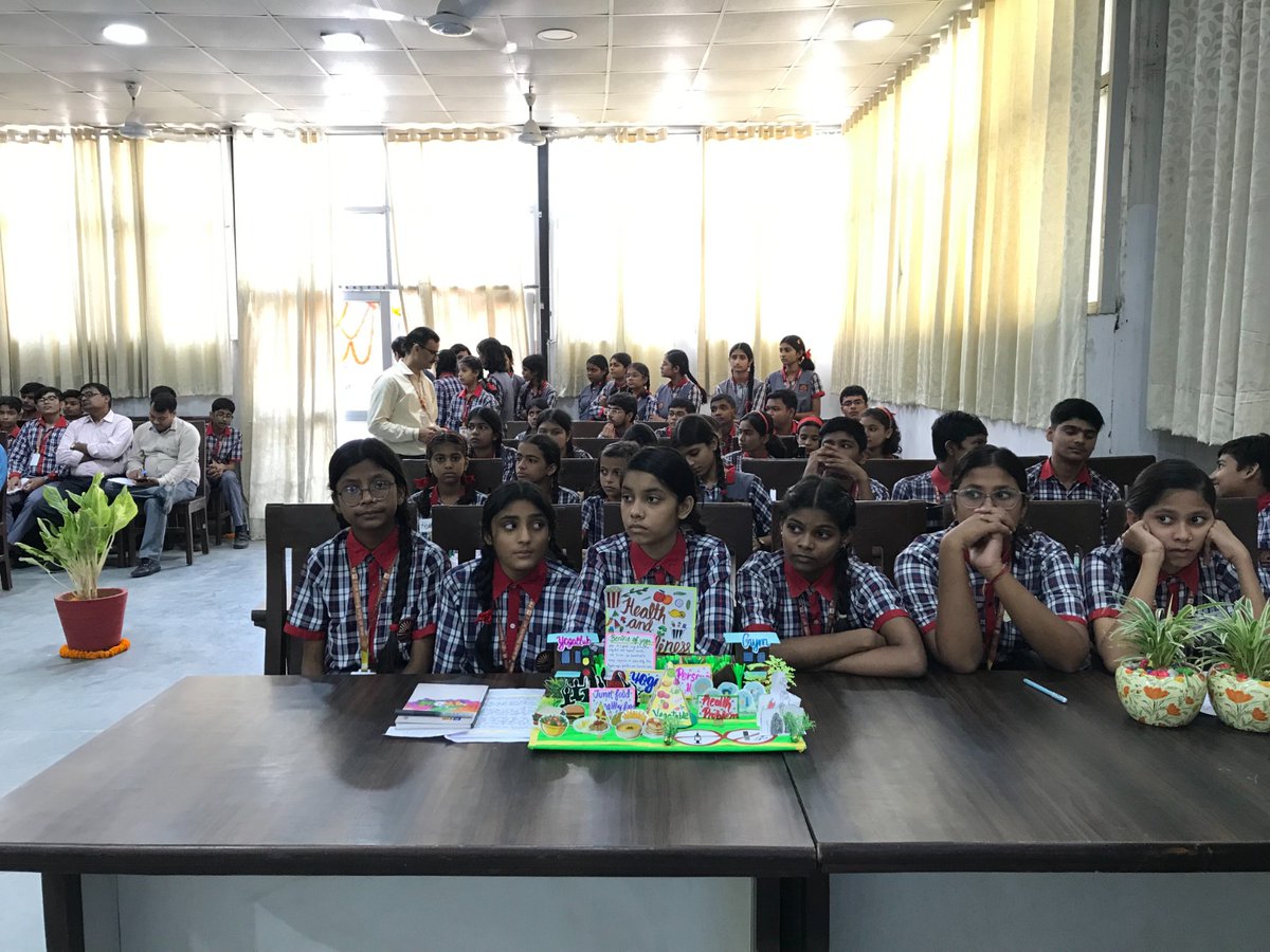 KV_BAILEY_ROAD's tweet photo. Students showcased their innovation abilities during the live Buildathon event. An address by the Principal Sir immensely motivated the students. Students also expressed their views during the event.
@AIMtoInnovate @EduMinOfIndia @KVS_HQ @kvsropatna #YuvaCreates #Buildathon2025 https://t.co/AuSJCv2szJ