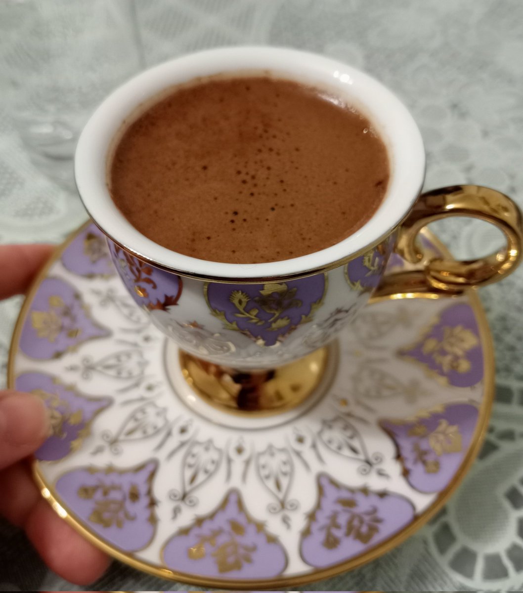 Hayat kimseye acımıyor.
Hatalarımızın en ağır bedellerini bizler ödüyoruz.
Bizlere akıl verenler değil.