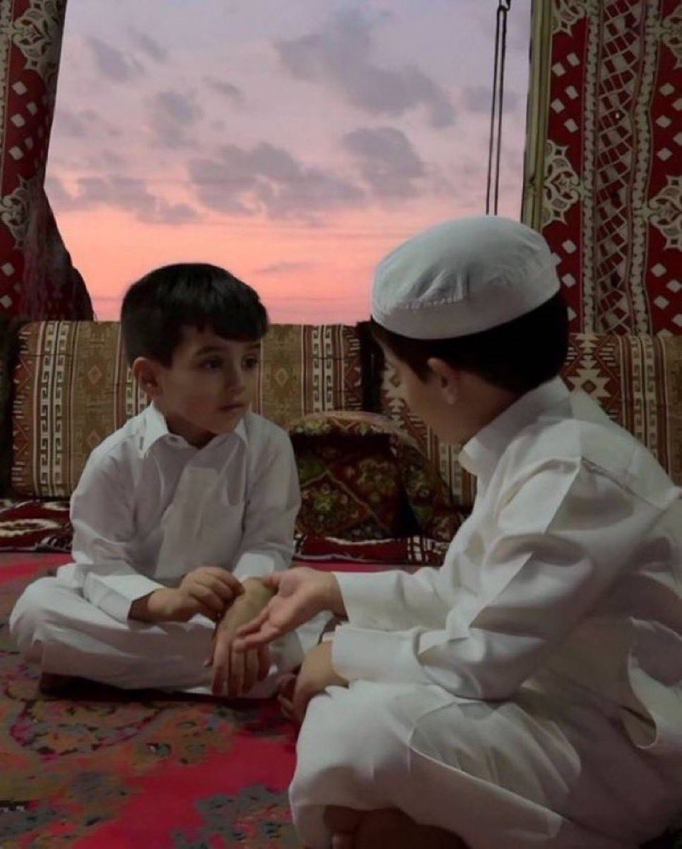 من كثر ما احس مايعنيك يعنيني 
احياناً ادعي لك ان الله .. يوفقني !