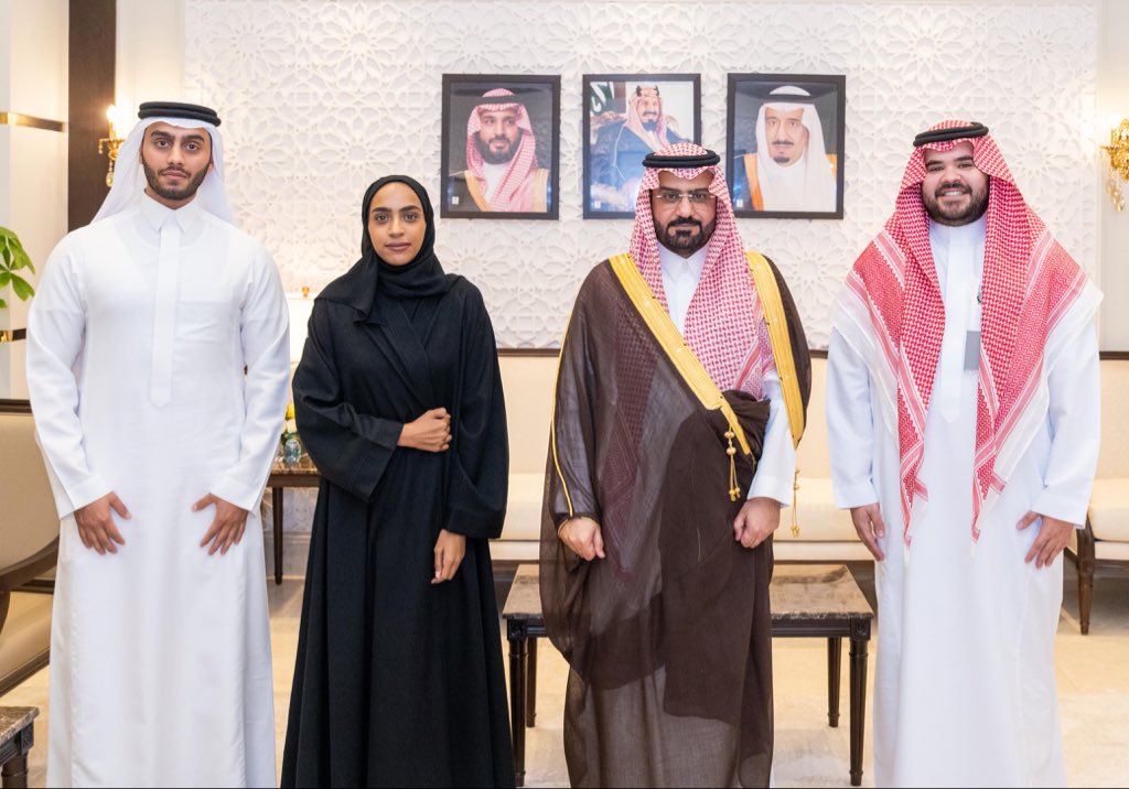 بدعم واهتمام صاحب السمو الملكي الأمير #سعود_بن_طلال بن بدر محافظ #الأحساء، سعدت اليوم “الاثنين” بلقاء رئيس مجلس إدارة مؤسسة “سين الوقفية” د. زهرة المسلم ومنسوبي المؤسسة، واطلعت على جهودهم في تمكين الأسر وتعزيز جودة الحياة، تحقيقًا لمستهدفات #رؤية_السعودية_2030 ، نثمّن دورهم