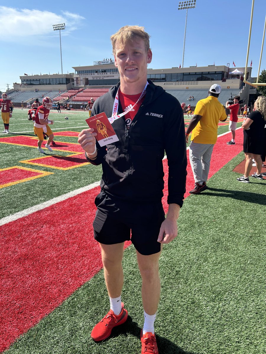 I Had a great game day visit at Pitt State! Thank you <a href="/PSchrater/">Parker Schrater</a> <a href="/CoachTEverett/">Coach Everett</a> for having me!!