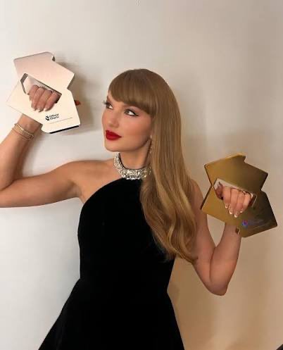 dontblamebritt's tweet image. The music industry, ladies and gentlemen!!!!!!!!!!!!!