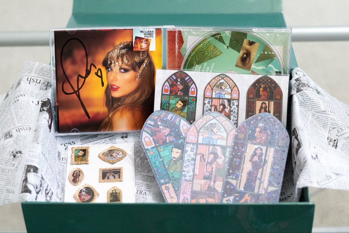 Willow_Reads's tweet image. SIGNED CD GIVEAWAY
Winner receives a TLOAS signed CD (V1) and goodies from my shop!
Must follow, like, and repost this post.
Comment a new line of products, bookmark design, or something new you want to see in my shop!
Intl
Ends Oct 20th