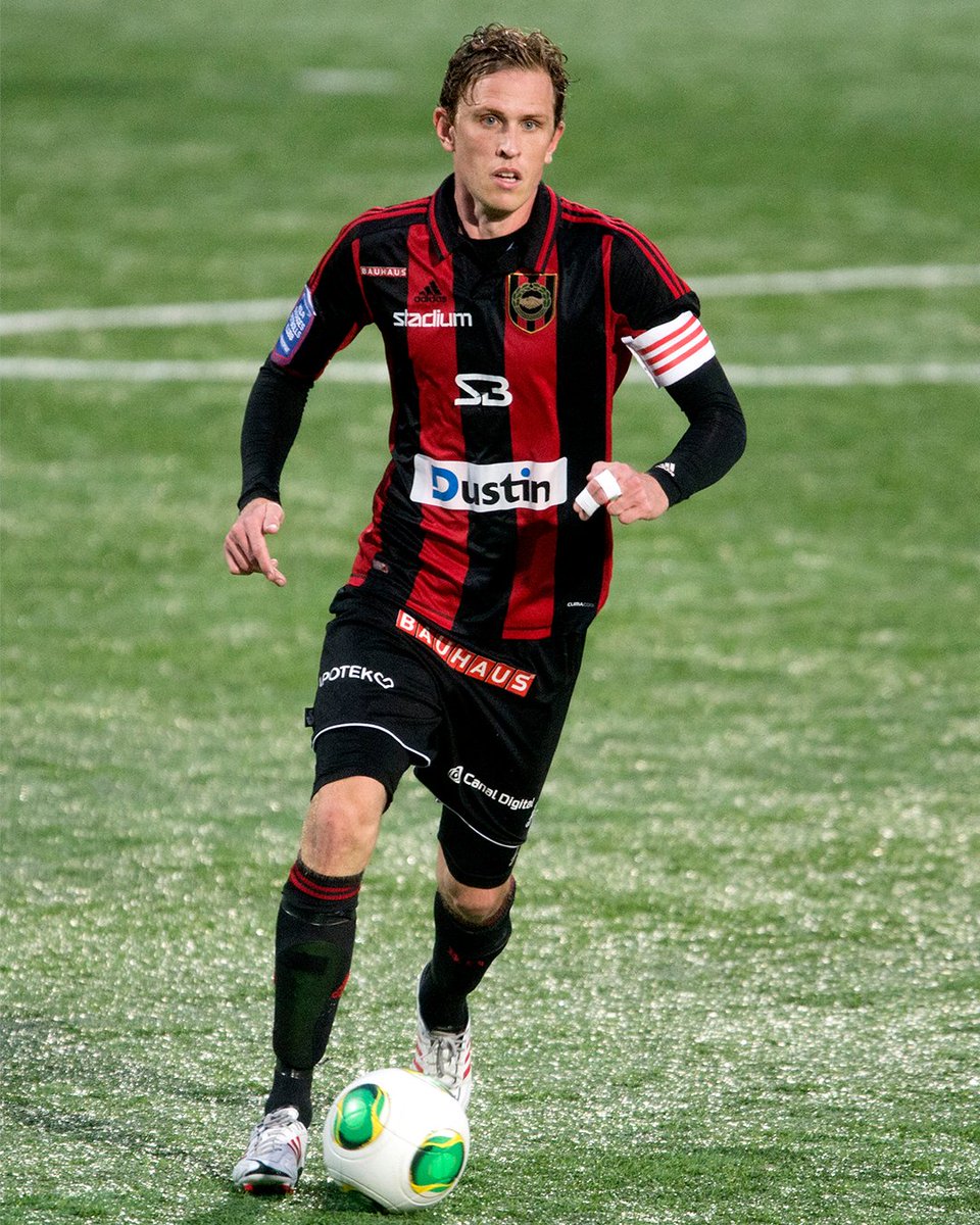 Elva år av saknad ❤️🖤

Vår lagkapten, Pontus Segerström, lämnade oss alldeles för tidigt

Sedan 2015 delar vi ut ett stipendium i hans minne. Var med och stötta minnesfonden genom att swisha till 123 030 35 45 och märka betalningen med Pontus Segerströms Minne