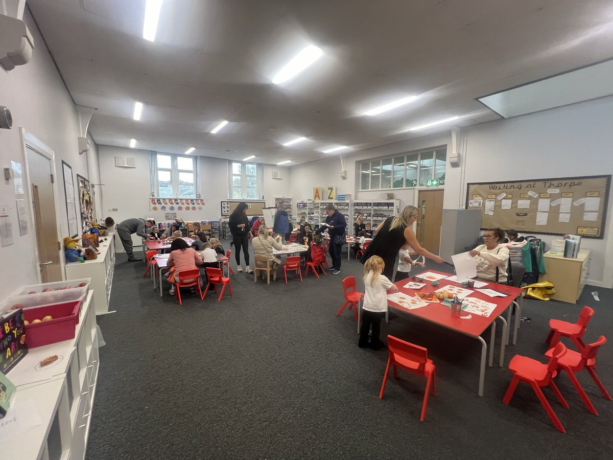 ThorpeBradford's tweet image. Reception enjoyed an autumn craft afternoon with their parents and carers. lovely opportunity to explore seasonal themes and get creative together. Thank you to all the parents who joined us!🌟@CATAcademyTrust #CartonCares #EYFS #ExpressiveArt