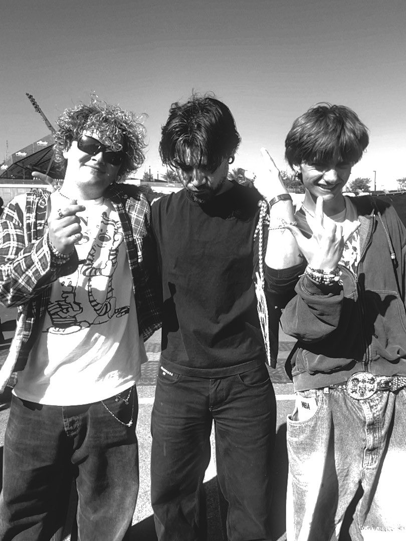 damn. DAMN.

@skrillex <a href="/winksounds/">WINK</a>