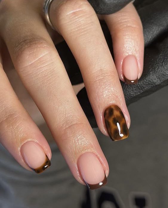 باز دلم ناخن پلنگی کشیده.