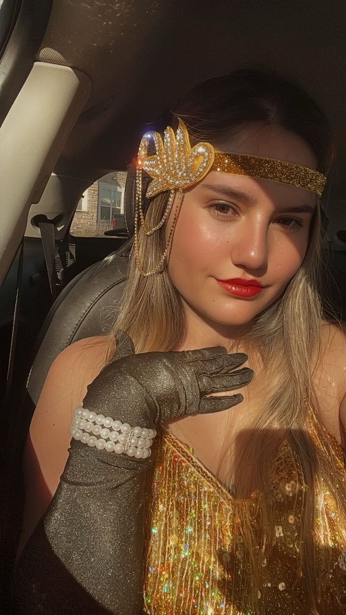 lima (showgirl era)❤️‍🔥 tweet media