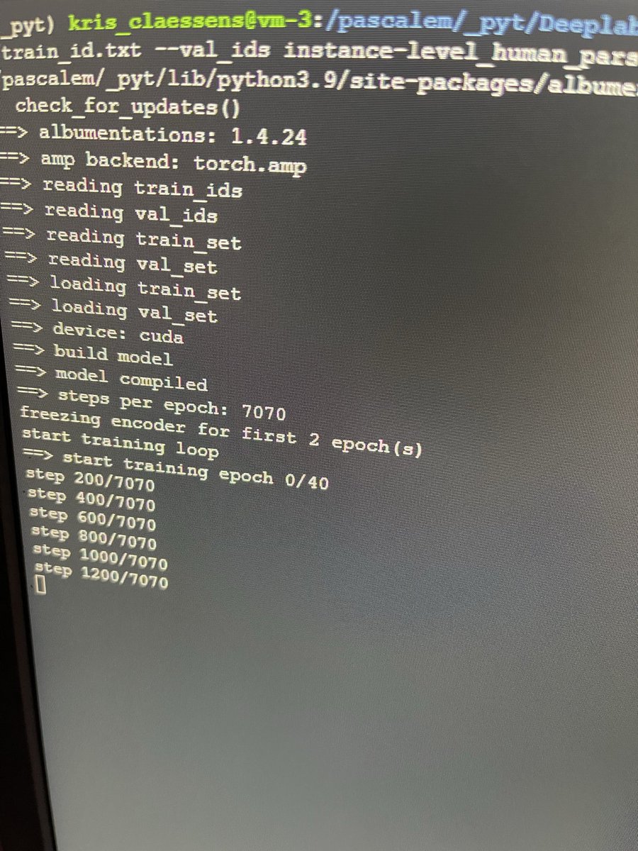 With all these LLMs and #GenAI you would almost forget how to train a clothing segmentation model 😊