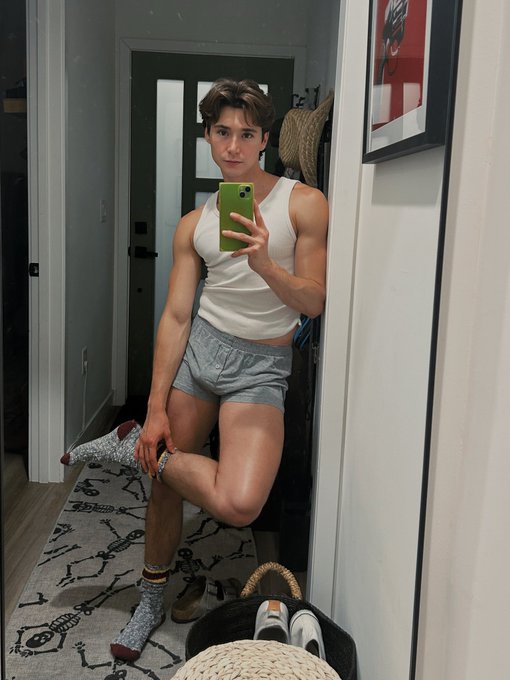 1 pic. Make sure you stay hydrated. https://t.co/UF7Ox8SBRI