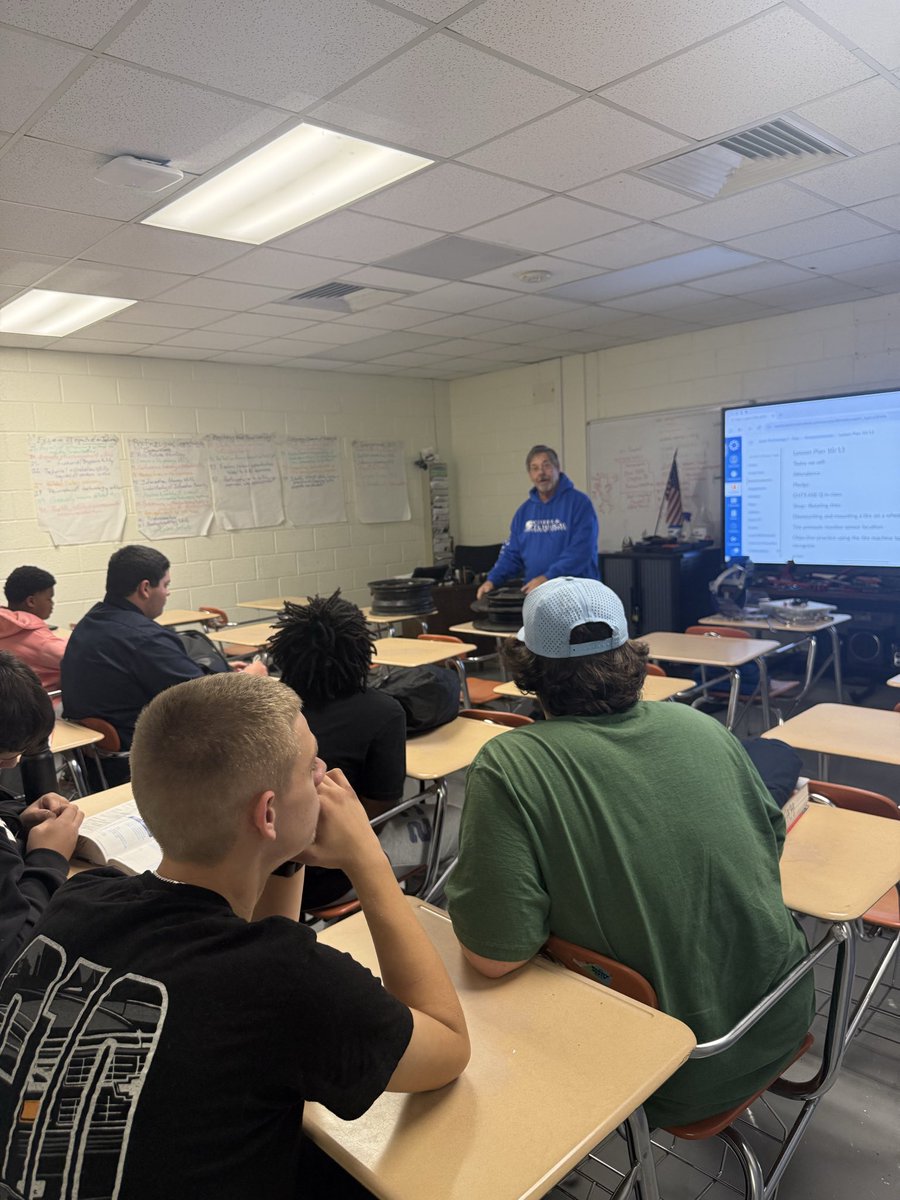 NHREC_CTE_BF's tweet image. #AutoTech students got hands-on in class with a demo on how to dismount/mount tires! Learning the fundamentals of wheel service is the first step toward mastering automotive maintenance. 🚗🔧 #HandsOnLearning
#NewHorizonsCTE #WeAreNewHorizons
@NHREC_VA