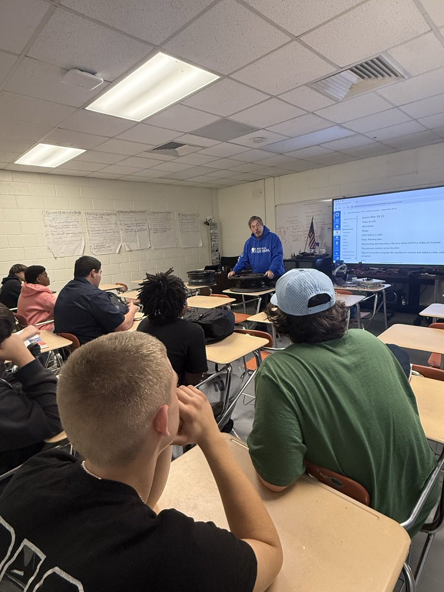 NHREC_CTE_BF's tweet image. #AutoTech students got hands-on in class with a demo on how to dismount/mount tires! Learning the fundamentals of wheel service is the first step toward mastering automotive maintenance. 🚗🔧 #HandsOnLearning
#NewHorizonsCTE #WeAreNewHorizons
@NHREC_VA