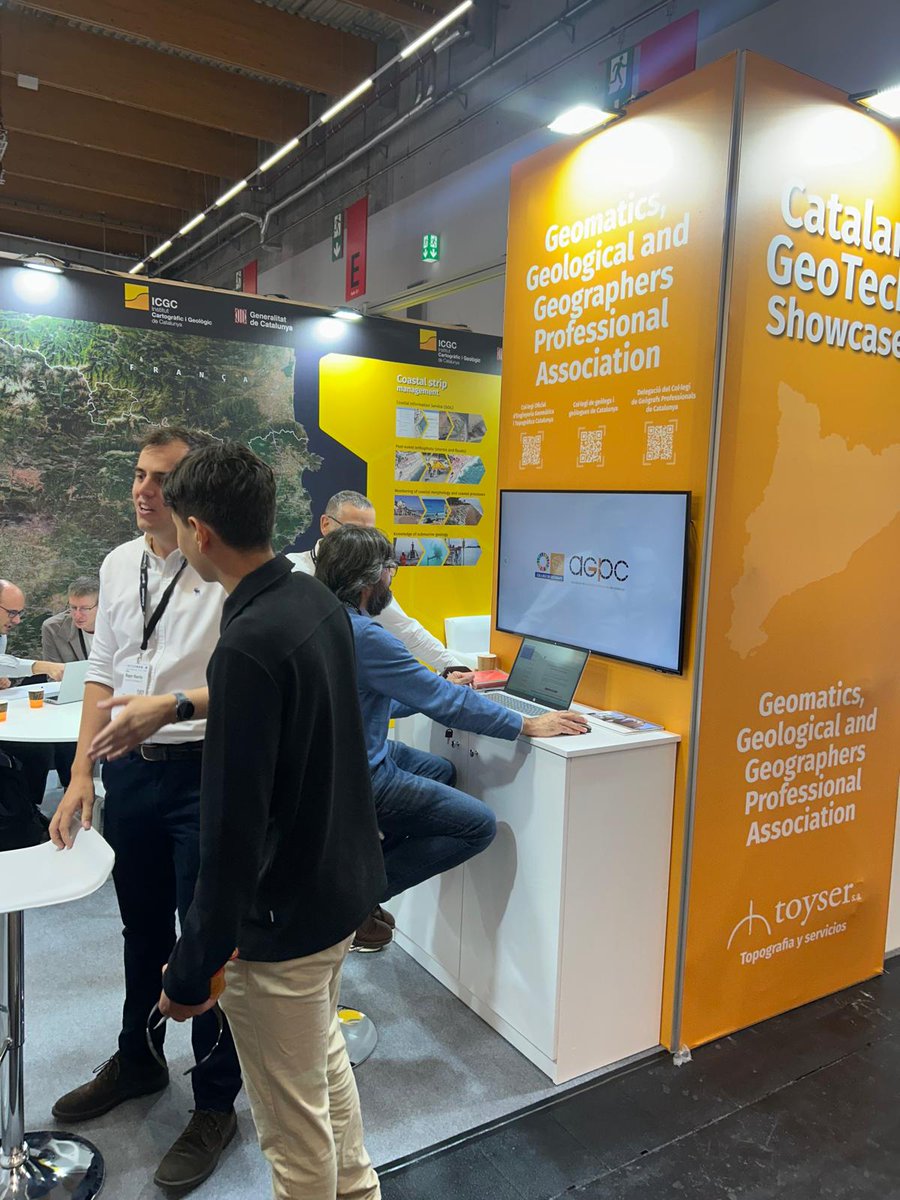 colegeocat's tweet photo. 🌍El Col·legi ha estat present a #INTERGEO, la fira líder en geoinformació (Frankfurt, 7-9 octubre).
Hem compartit espai amb Geòlegs i Enginyers Topògrafs, sota el lideratge de @ICGCat.
A #INTERGEO2026 hi tornarem i oferirem una entrada gratuïta als nostres associats. https://t.co/RaM8cq4CfN
