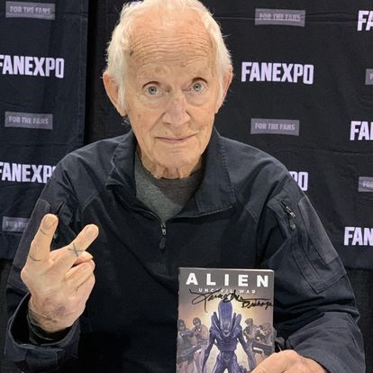 My ALIEN novel originally started as ALIEN 3 fan fiction (&amp; the characters in the book mirror Ripley, Hicks, Newt, and Bishop) -- so I made it my mission to get pictures with all four of those amazing actors. It took awhile but this weekend, I got the final one.😍 <a href="/RealCarrieHenn/">Carrie Henn</a>