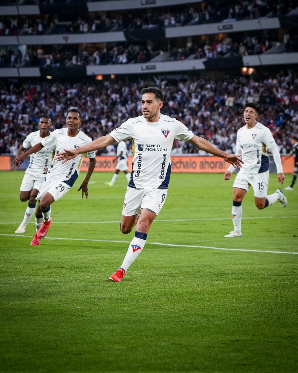 Albotermo's tweet photo. No sé si sean realmente conscientes que en menos de 15 días vamos a estar jugando una semifinal de América contra el Palmeiras de Abel Ferreira. ¿Yo? En el barco de estos muchachos porque una hombre sin fé, es un hombre muerto. https://t.co/NfsSJBWyU8