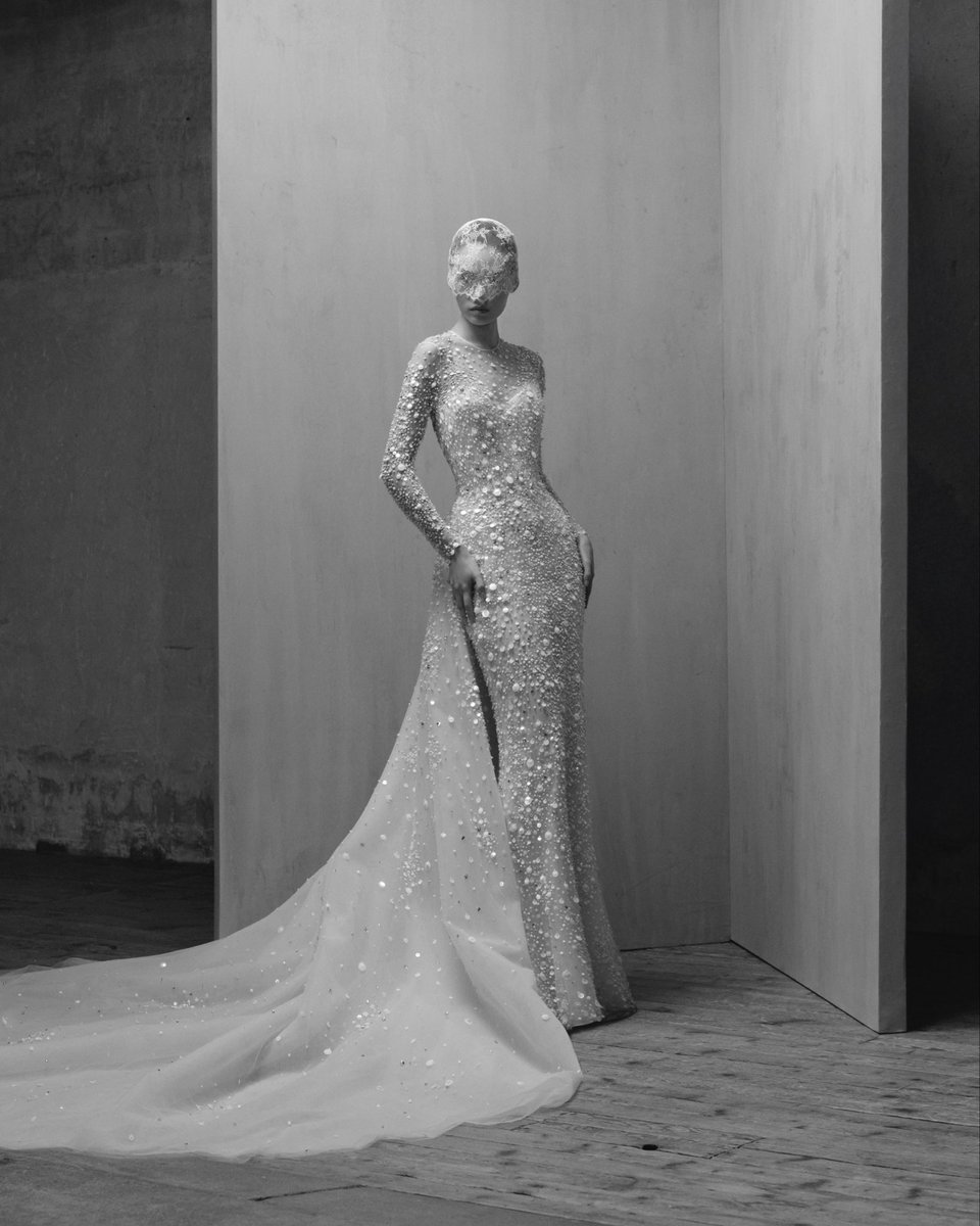 ElieSaabWorld's tweet photo. Intricate threads, luminous form.

Discover the Bridal Fall 2026 collection on https://t.co/m21SYy9tk3

#ELIESAAB
#ELIESAABBRIDAL https://t.co/0xGVA1H0d0