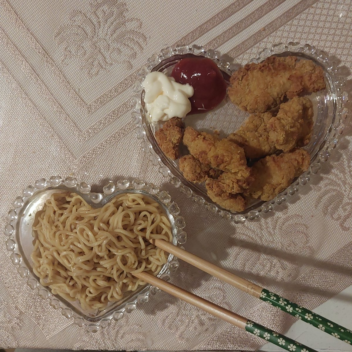 dayanamadim... bugun 3-4k kalori almisimdir abartmiyorum of kuscam midem cok kotu suan