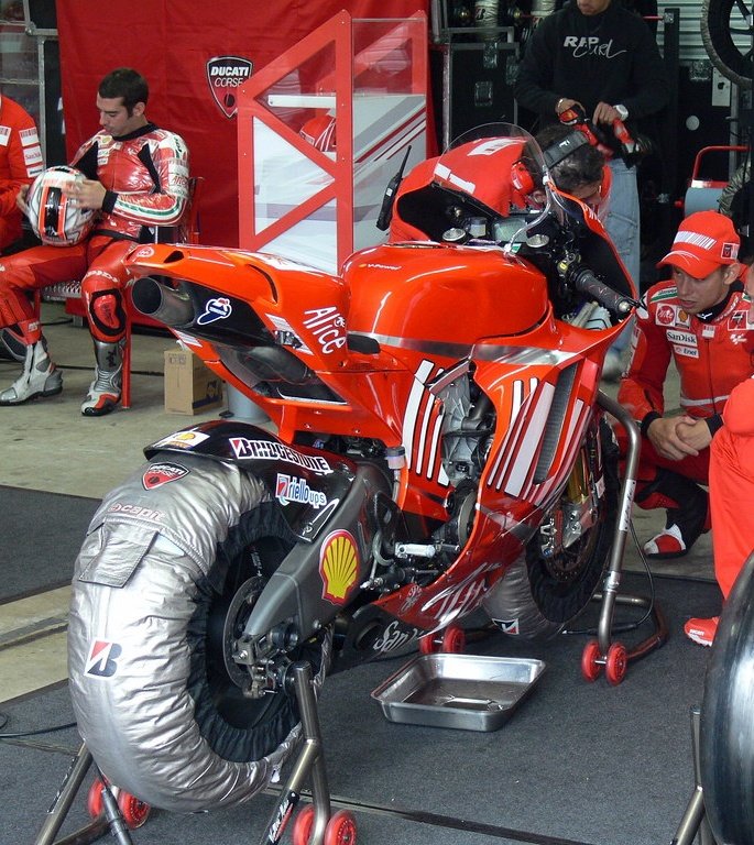 SergietoGM's tweet photo. Ducati gp8 stoner Australia. https://t.co/cUvH8x4QUA