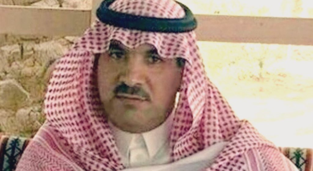 على مدى خمسين عاماً عشتها في هذه الحياة عرفت من الناس عدة أصناف، وقد يكونوا من أقبح ما عرفت…
- عرفت صنفاً ينهون عن الفعل وهم أول فاعليه، ويحرمون عليك ما يحلونه لأنفسهم، فإن زللت زلة أقاموا عليك الدنيا، وإن وقعوا في مثله صنعوا لهم التبرير، ونسجوا لأنفسهم من الأعذار ما لا يخطر على
