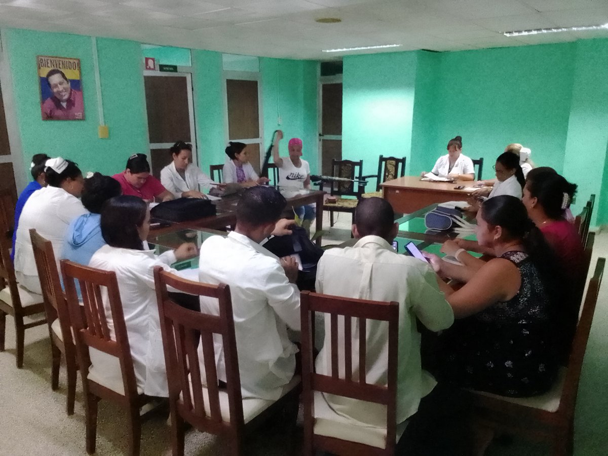 #Jobabo realizada reunión de coordinación de la DGMS evaluando el cumplimiento de las orientaciones del anterior y valorando el índice de consultas de CMF , situación Epidemiológica actual ,la sequía  y marcha del PAMI ,la estimulación a los trabajadores 
#TodoXLaSalud.
