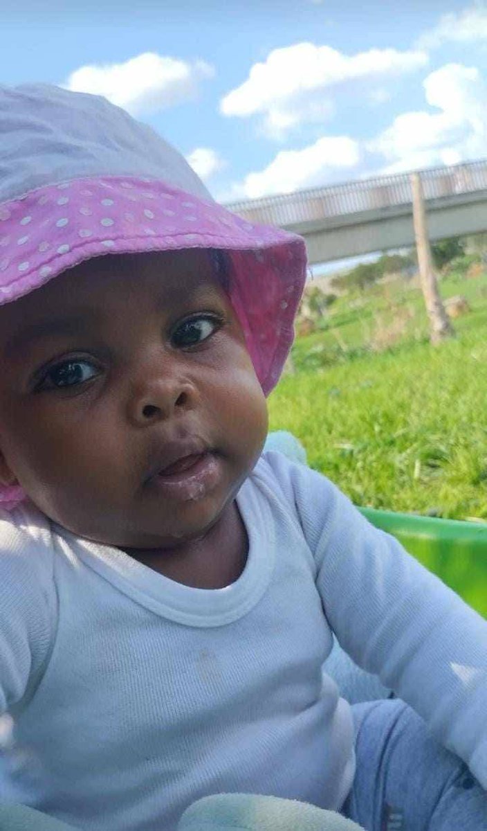 🚨 MISSING PERSONS ALERT 🚨
Names:
👩‍🦰 Iviwe Keketso Thunyiswa (18 years old)
👶 Ndimphiwe Thunyiswa (1 year, 2 months old)
Last Seen:
Saturday, 11 October 2025
📍 20th Avenue, Alexandra, Selborne

Iviwe left home appearing as if she would return shortly — she took no bag, baby