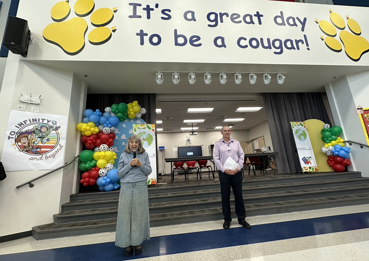 ClarkCountySch's tweet image. We’re celebrating National School Lunch Week!

Today students at Ira J. Earl Elementary School participated in fun activities to highlight the importance of a healthy and delicious school lunch. Congresswoman Dina Titus also stopped by to kick off the NSLW celebrations! 

All…
