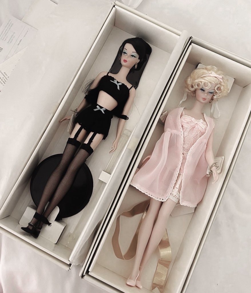 glirttery's tweet image. silkstone barbies are so pretty