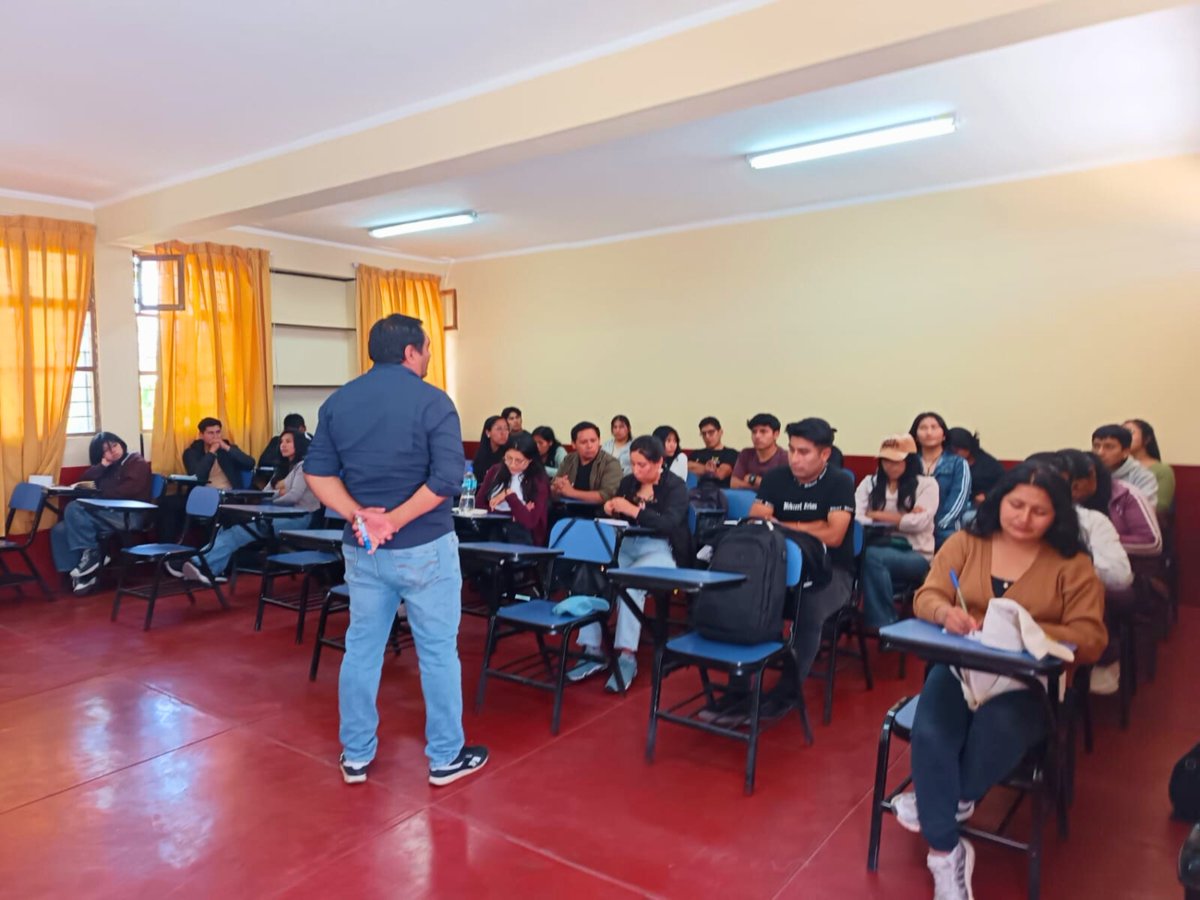 Los 𝗡𝘂́𝗰𝗹𝗲𝗼𝘀 𝗱𝗲 𝗔𝗽𝗿𝗲𝗻𝗱𝗶𝘇𝗮𝗷𝗲 𝗔𝗴𝗿𝗼𝗲𝗰𝗼𝗹𝗼́𝗴𝗶𝗰𝗼𝘀 𝗱𝗲 𝗔𝘆𝗮𝗰𝘂𝗰𝗵𝗼 participaron en un nuevo encuentro formativo. El 11 de octubre, se desarrolló el curso de transformación de productos en el Instituto Superior Víctor Álvarez Huapaya.#Agroecología