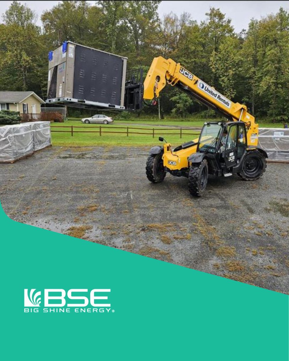 BigShineEnergy's tweet image. Heavy lifting, powered by precision. From planning to execution, our field teams make it happen. 🏗️💪 #BigShineEnergy #FieldOperations #Teamwork