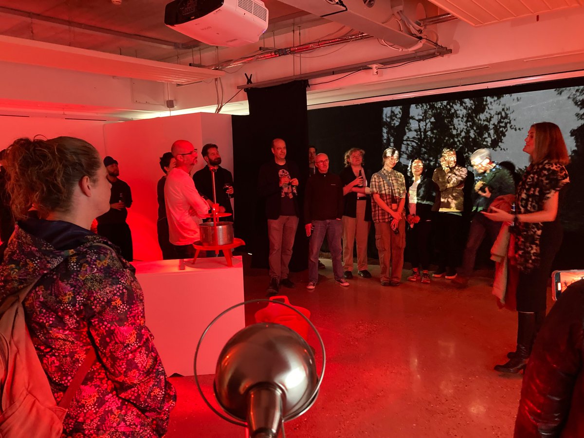 ALiuzzoScorpo's tweet image. Great opening of the #exhibition For Women’s Amusement- a collaborative #interdisciplinary research project @unilincoln which included one of our MA @LincolnMedieval students and myself. A reminder of the value of applied #Humanities beyond disciplinary boundaries.