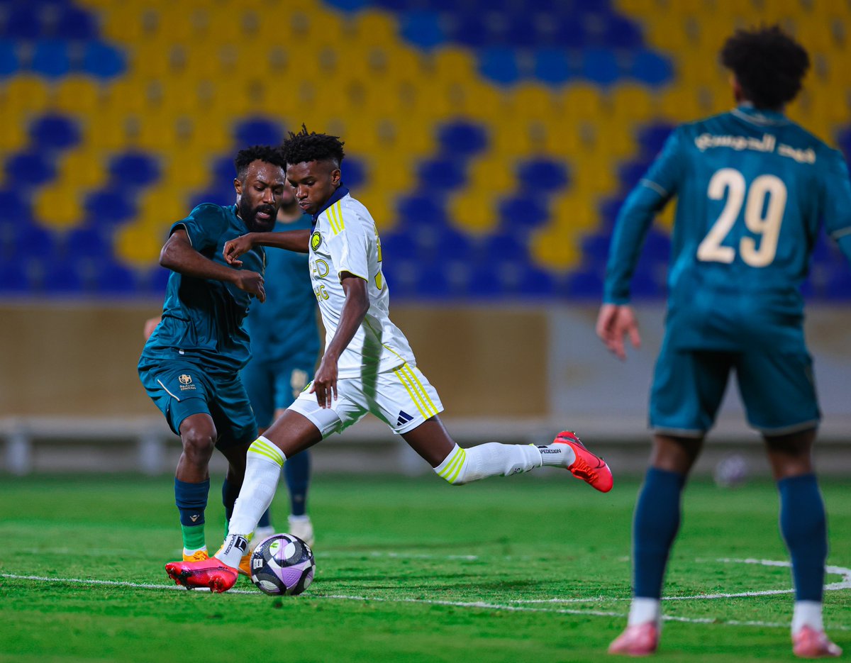 أجرى الفريق الأول اليوم مناورةً تدريبية مع نادي الدرعية، انتهت بهدفين لهدف لنادي الدرعية ⚽