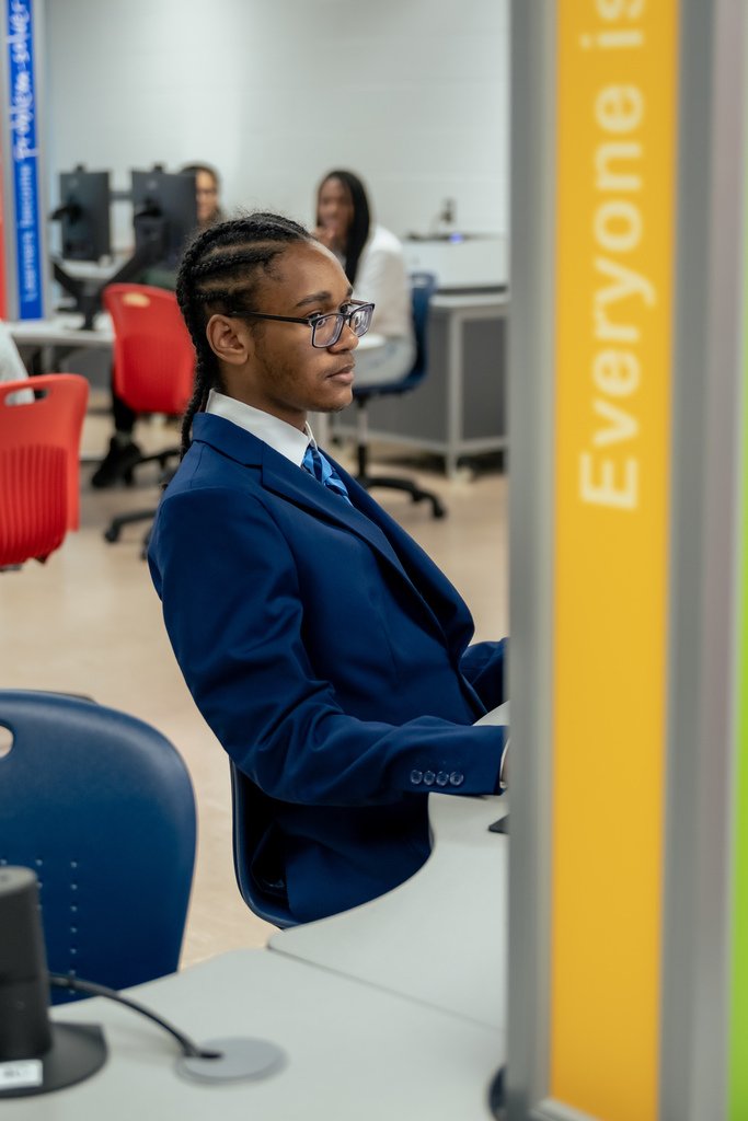 My first time in the Beecher Smart Lab was amazing! I got to explore new tech, work with cameras, and even help create our first BSNT segment. Can’t wait to learn more!"

youtube.com/shorts/Oo7Tyql…