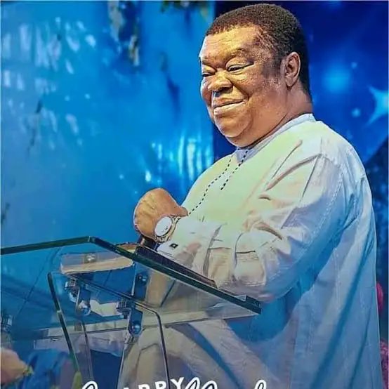 Jesus is the answer for the world today
Above him there's no other
Jesus is the way!

The first time I heard the song was when Rev Uma Ukpai came to Ilorin in the 80s.  
He made a difference. 

My heart goes out to Gaile Uka (need Ola Uma) who has been so good to me all my life.