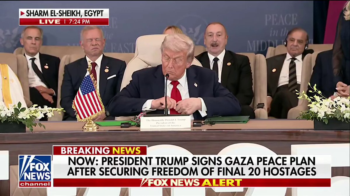 Bu akşam sahnede ateşkesi barış diye yutturan, içinde cehaletin, küstahlığın, eyyamcılığın, madrabazlığın ve dahi azgın bir narsizmin yeraldığı müthiş bir Trump show izledik.

Onu az çok tanıyoruz da, o sahnede boy gösteren 72,5 milletin temsilcisi konu mankenlerine ne demeli.