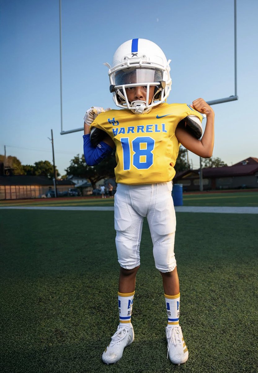 OzerohanDEFI_'s tweet photo. Yall internet nephew has grew up😢💙💛 https://t.co/ep21Hpd7pK