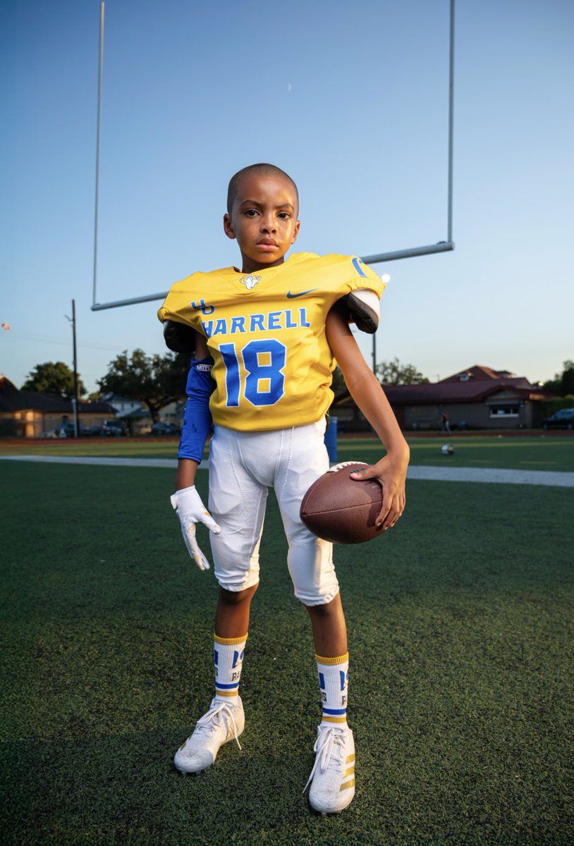 OzerohanDEFI_'s tweet photo. Yall internet nephew has grew up😢💙💛 https://t.co/ep21Hpd7pK
