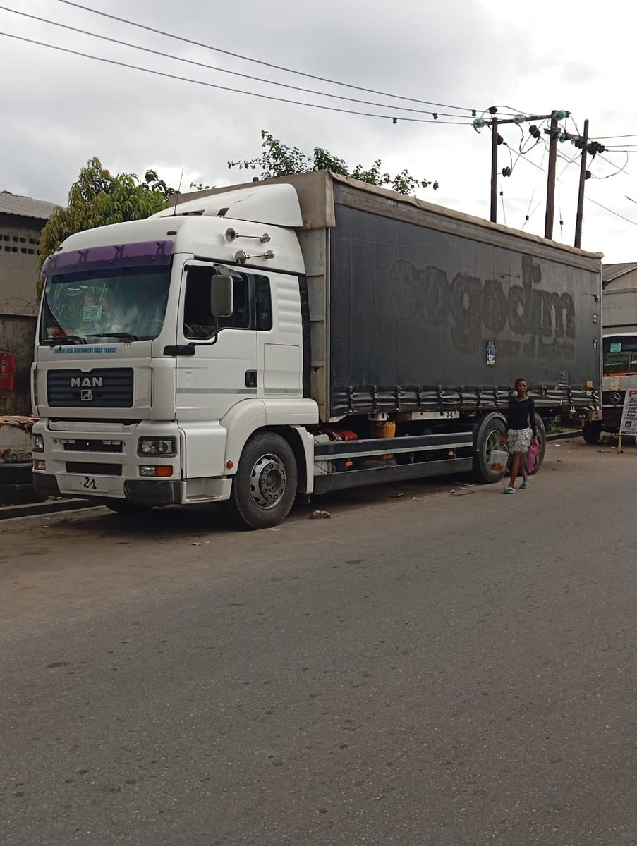 One picture doesn’t best describe what I do so lemme  dish out 3 for your haulage services.. 

Kindly contact Ali.