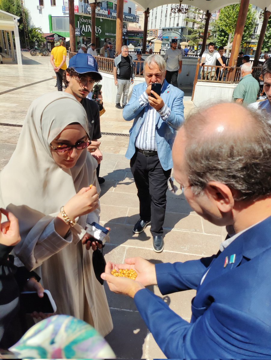 Bir ömrün birikim, tecrrübe ve çilesinin sonucu kurulmuş bir okuldur MTO.

Ve şimdi şu bir avuç leblebi gibi bizlere canı gönülden yapılan bir ikrâmdır; Zihnen doyuran sıcacık bir yuvadır MTO.

<a href="/yenisafakwriter/">yusuf kaplan</a> 
#MTOdaYeniBaşvuruDönemi 

BAŞVURU LİNKİ;👇🏻
forms.gle/E8eLq8CajGBnp2…