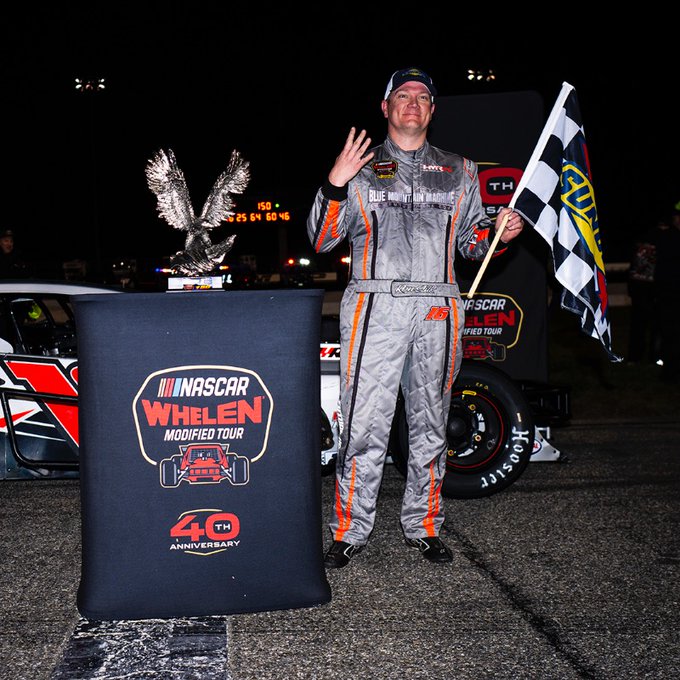 Ron Silk takes home the win at the Whelen Modified Tour Feature at Thompson Speedway Motorsports Park’s @gosunoco  World Series!
#WilwoodRacing