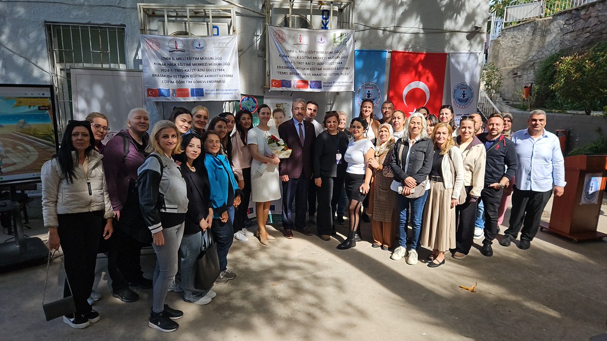 🇹🇷🇪🇺İzmir İl Millî Eğitim Müdürlüğü koordinesinde düzenlenen ErasmusDays 2025 etkinlikleri, bugün Konak Halk Eğitimi Merkezinde gerçekleştirilen “Birlikte Öğrenmek ve Birlikte Büyümek” programıyla başladı.

✨Katılımcılar; Erasmus+ projeleriyle edinilen deneyimleri paylaşırken,