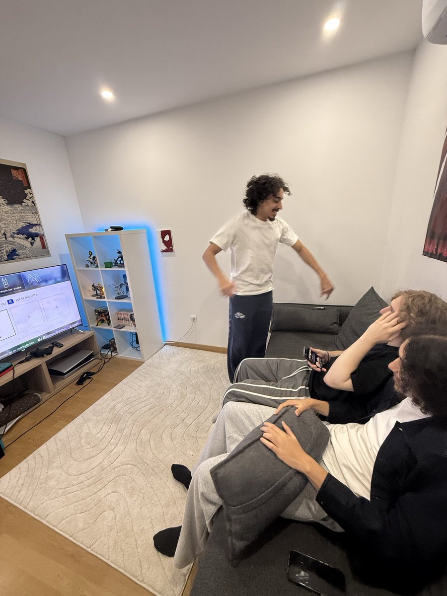 twitch.tv/qassimiento

LIVE WII SPORT AVEC HAMZA SESSES MAKAO