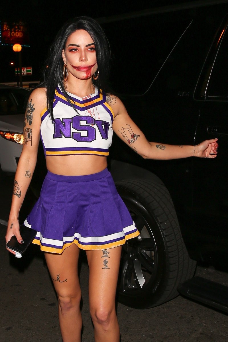 haIseylq's tweet image. Halsey at Travis Scott’s Halloween Bash in 2018.