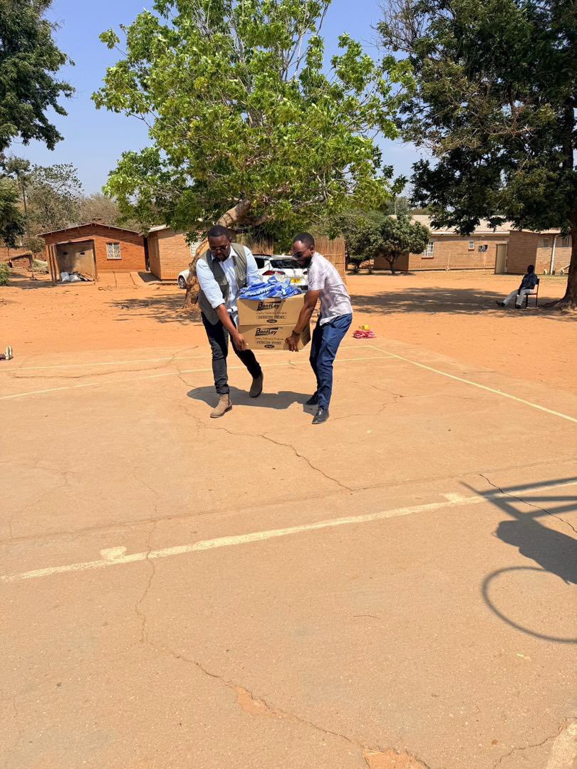 LCCRotary's tweet photo. A day well spent at Mphungu School! 📚💙
Thanks to Kris Offset, learners received exercise books, pens, and jerseys bringing smiles and warmth to many.

#Rotary #Fellowship #RotaryInAction #UniteForGood #RCLCC  #ServiceAboveSelf https://t.co/lVMAPDEGk8