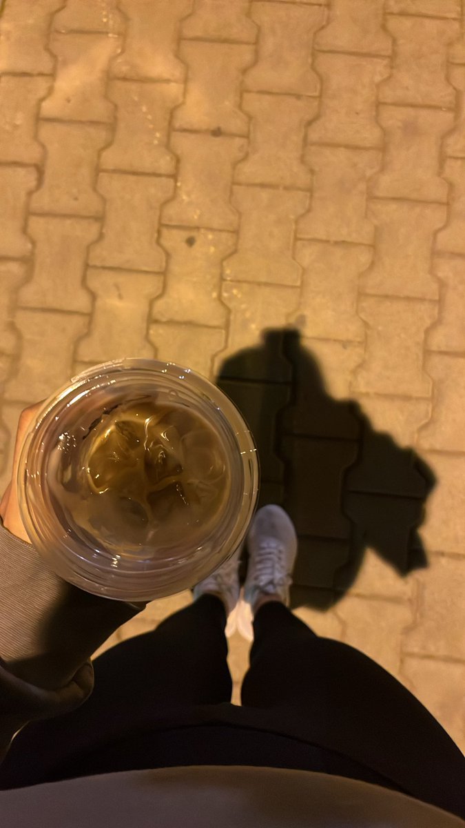 tayt-sweat kombini yapıldığına göre Antalya’ya sonbahar gelmiş demektir🍂